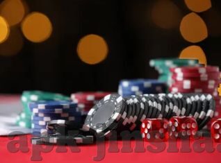 德州扑克4条英文-德州扑克，策略、心理与技巧的博弈